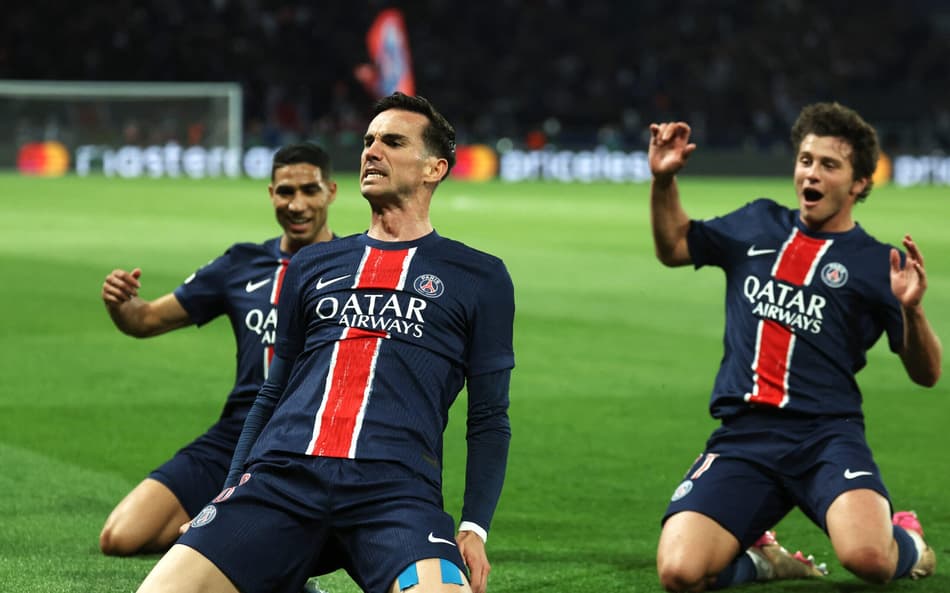Fabian Ruiz comemora gol marcado pelo PSG sobre o Arsenal, pela Champions League