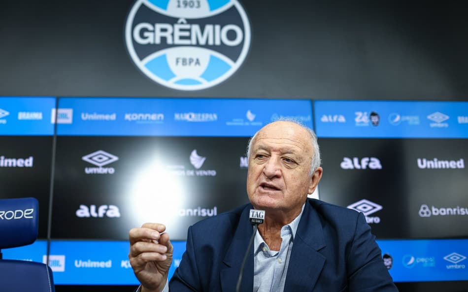 Felipão em sua entrevista coletiva de apresentação no Grêmio. (Foto: Lucas Uebel/Grêmio FBPA)