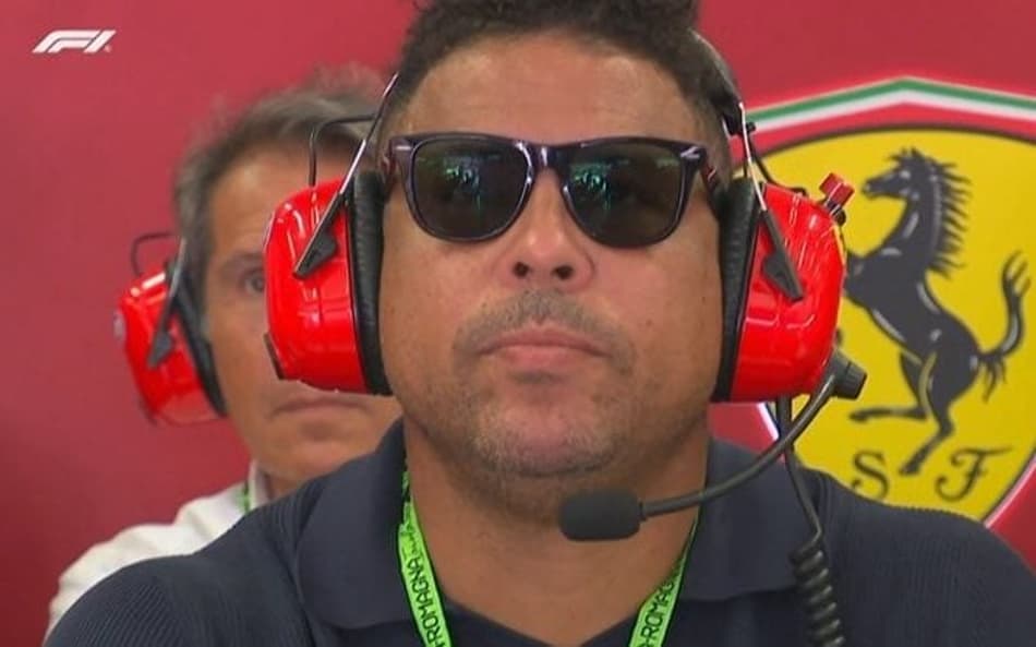 Ronaldo Fenômeno no GP de Ímola de f1 (Foto: Reprodução / F1 / Bandeirantes)
