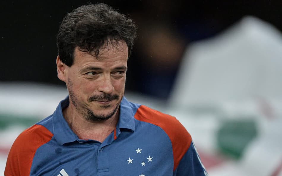 Fernando Diniz tecnico do Cruzeiro durante partida contra o Fluminense no estadio Maracana pelo campeonato Brasileiro A 2024. Foto: Thiago Ribeiro/AGIF