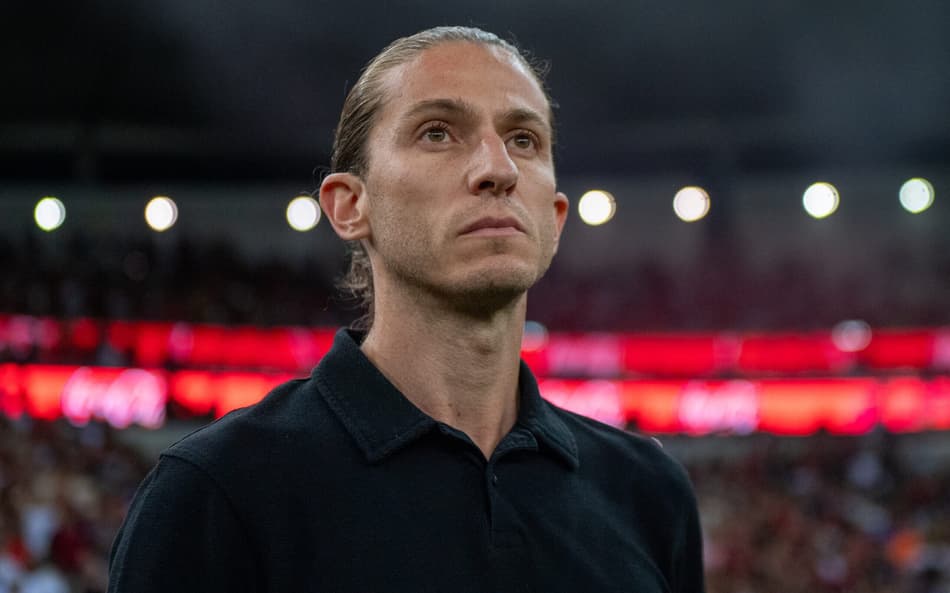 Filipe Luís em Vasco x Flamengo, pelo Brasileirão