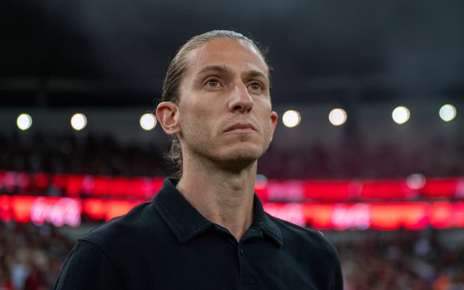 Filipe Luís em Vasco x Flamengo, pelo Brasileirão