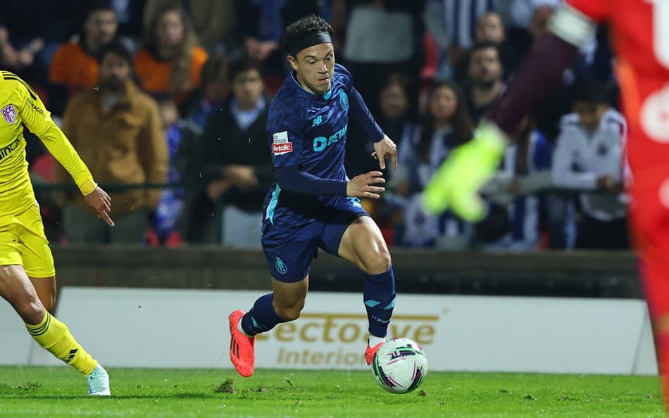 Pepê em ação pelo Porto