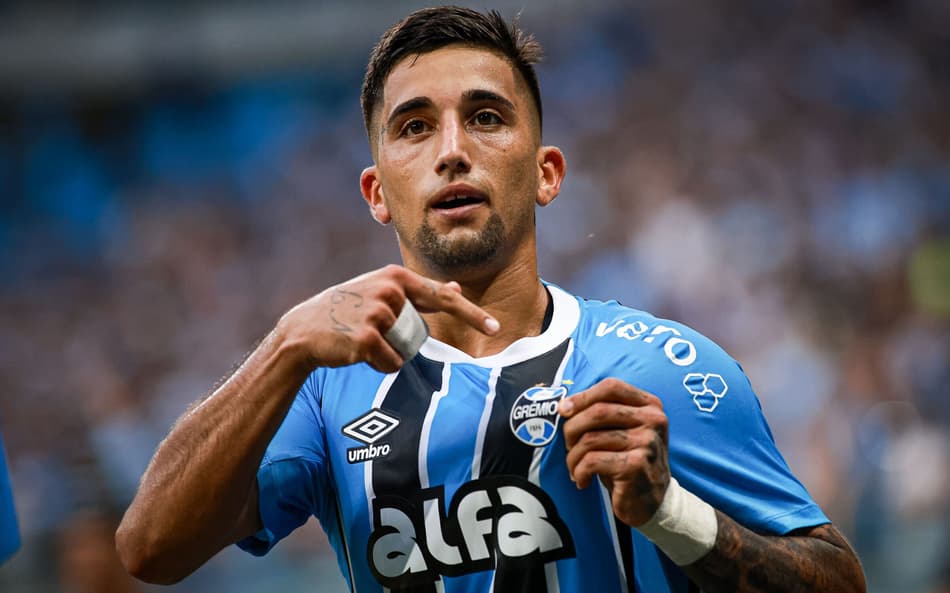 Cristian Olivera marcou o gol da vitória do Grêmio sobre o Santos. (Foto: Maxi Franzoi/AGIF)