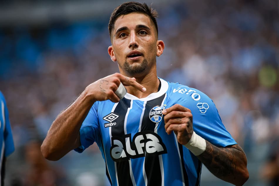 Cristian Olivera marcou o gol da vitória do Grêmio sobre o Santos. (Foto: Maxi Franzoi/AGIF)