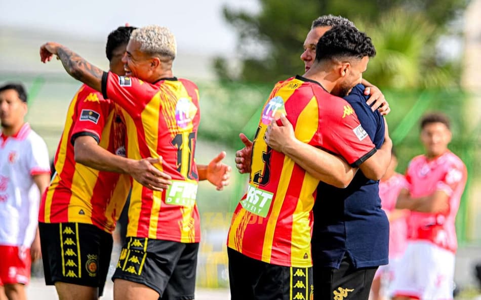 Jogadores do Espérance comemoram vitória