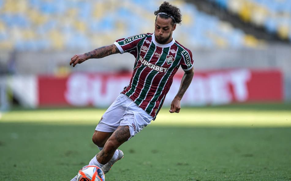 Guga, do Fluminense, relacionado para a partida contra o GV San José