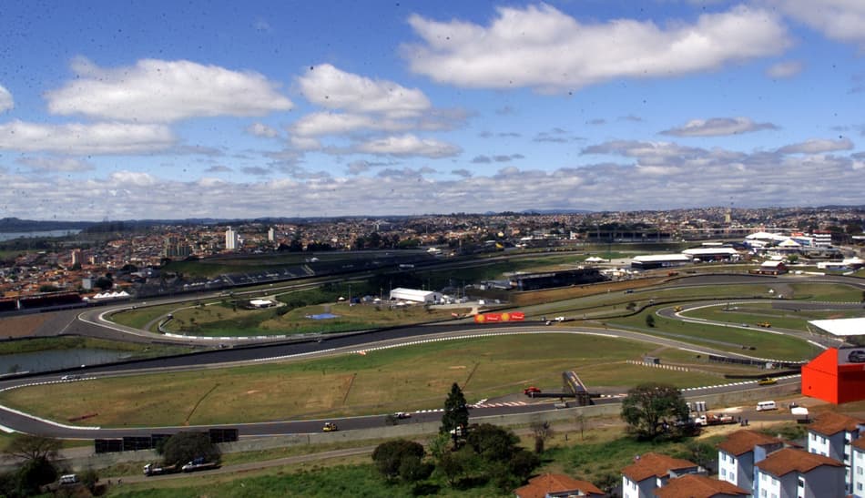 Sao Paulo; Brasil; Autodromp de Interlagos; 20/09/2005; F1; Vista do apartamento de Rogerio p/ Interlagos; Foto de Eduardo Viana/Lancepress; Digital;
