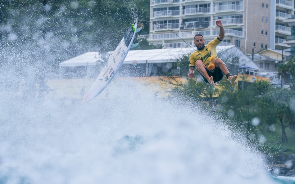 Italo-Ferreira_25_Burleigh-Heads_GoldCoast_