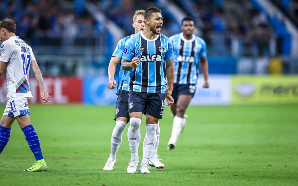 João Pedro comemora gol no empate do Grêmio com o Godoy Cruz. (Foto: Lucas Uebel/Grêmio FBPA)