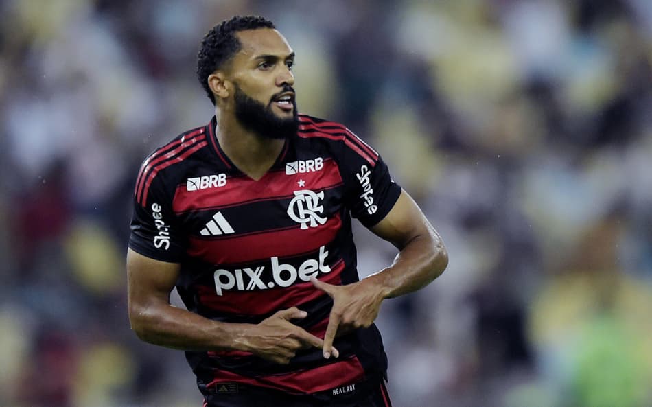 Juninho comemora o gol em Fluminense x Flamengo. (foto: Alexandre Loureiro/AGIF)
