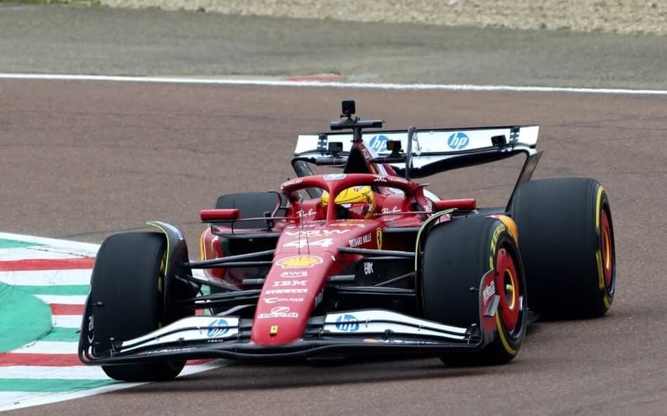 Lewis-Hamilton-SF25-Ferrari-2