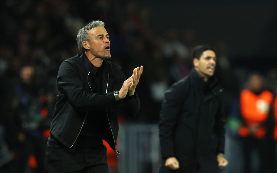 Luis Enrique incentiva jogadores do PSG em jogo contra o Arsenal, pela Champions League