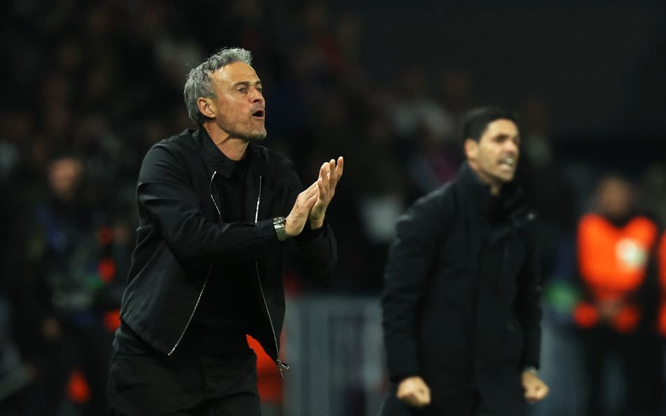 Luis Enrique incentiva jogadores do PSG em jogo contra o Arsenal, pela Champions League