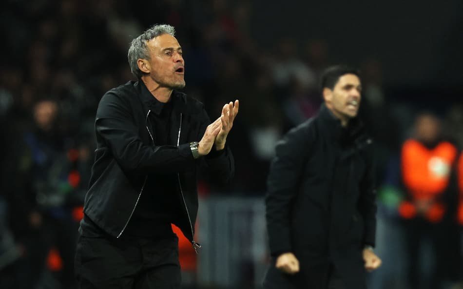 Luis Enrique incentiva jogadores do PSG em jogo contra o Arsenal, pela Champions League