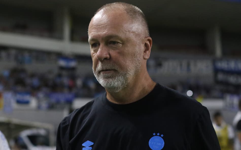 Mano Menezes já comandou o Grêmio em três partidas fora de casa. (Foto: Marlon Costa/AGIF)