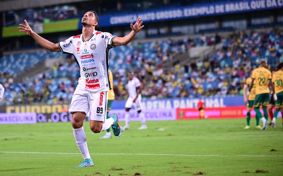 Daniel Amorim comemora gol em Cuiabá x Operário-PR, na Arena Pantanal (foto: Francisco Alves/AGIF)