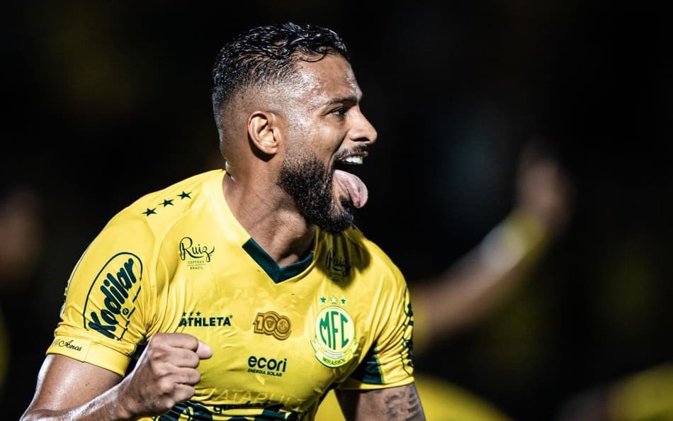 Reinaldo, lateral do Mirassol