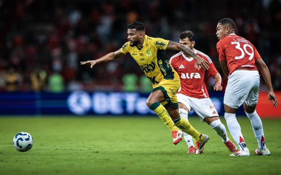 Reinaldo em ação pelo Mirassol