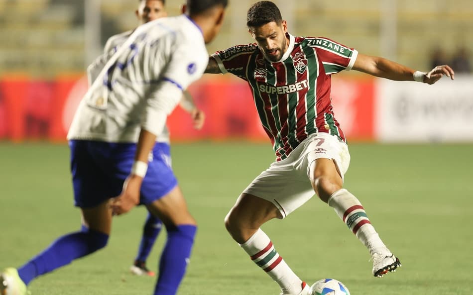 Renato Augusto em campo pelo Fluminense contra o GV San José, pela Sul-Americana