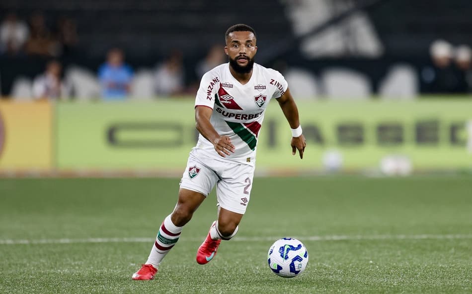 Samuel Xavier em campo pelo Fluminense