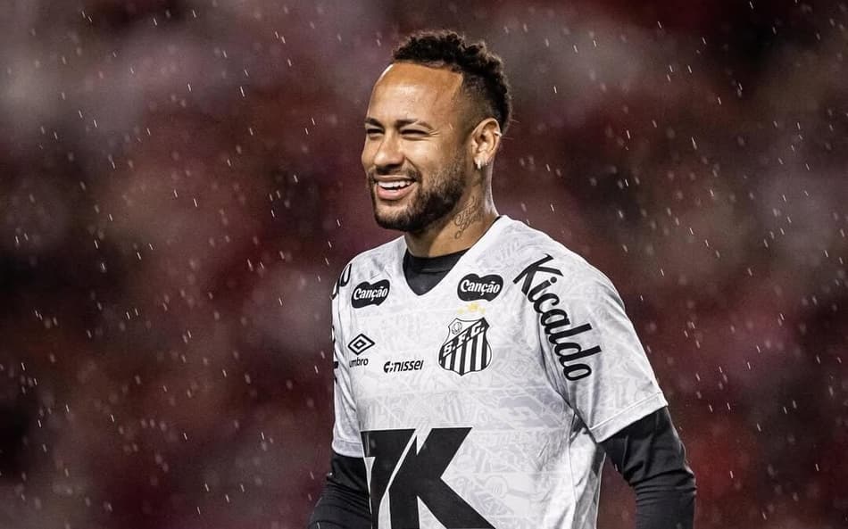 Neymar retorna ao Santos depois de cinco semanas