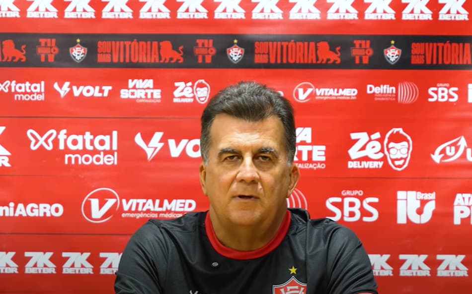 Fábio Mota em entrevista coletiva Foto: Reprodução / TV Vitória