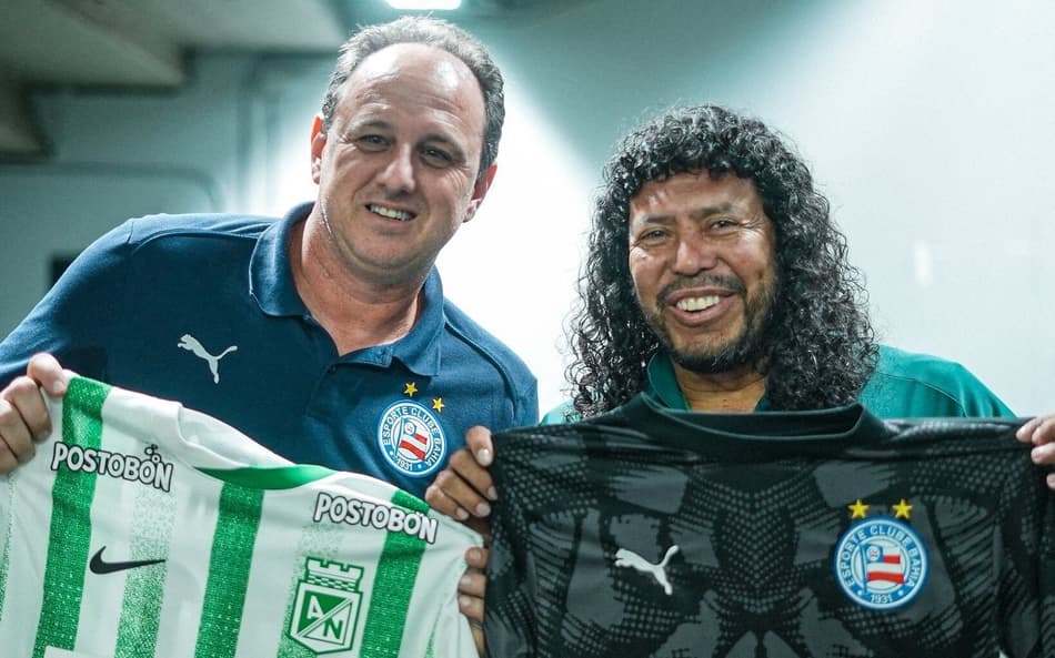 Encontro entre Rogério Ceni e Higuita em Medellín Foto: Divulgação / Conmebol