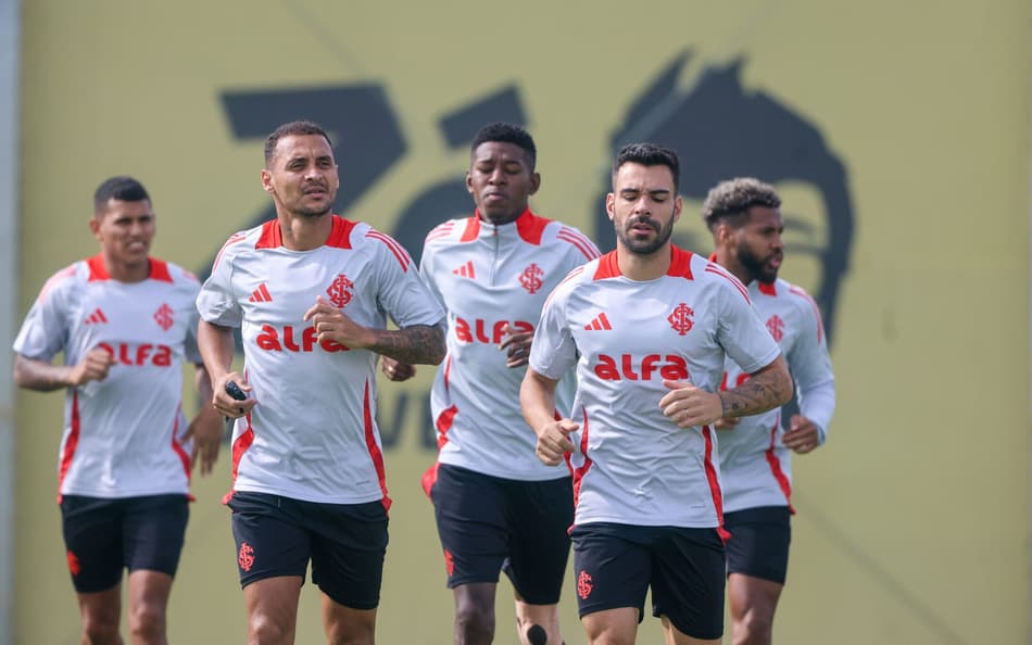 Treino do Internacional -- Alan Patrick, Vitão, Bruno Henrique e Wesley (Foto: Ricardo Duarte/SC Internacional)