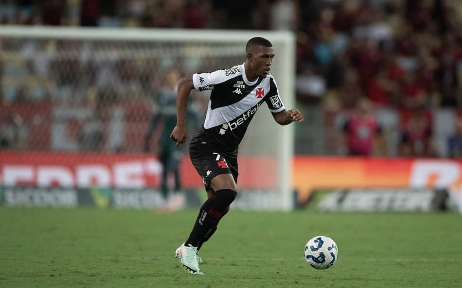 Rayan é titular do Vasco contra o Palmeiras