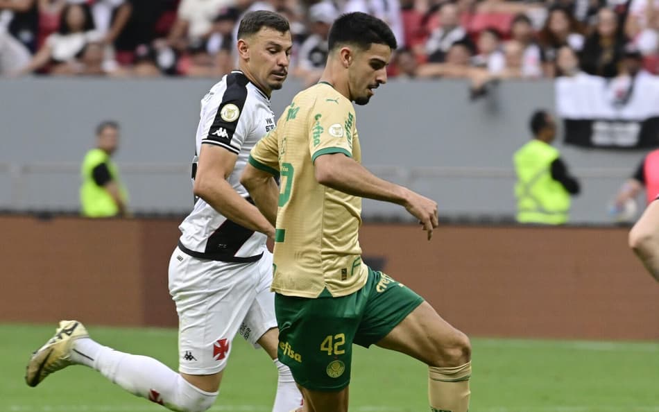 Vasco e Palmeiras se enfrentam pelo Brasileirão