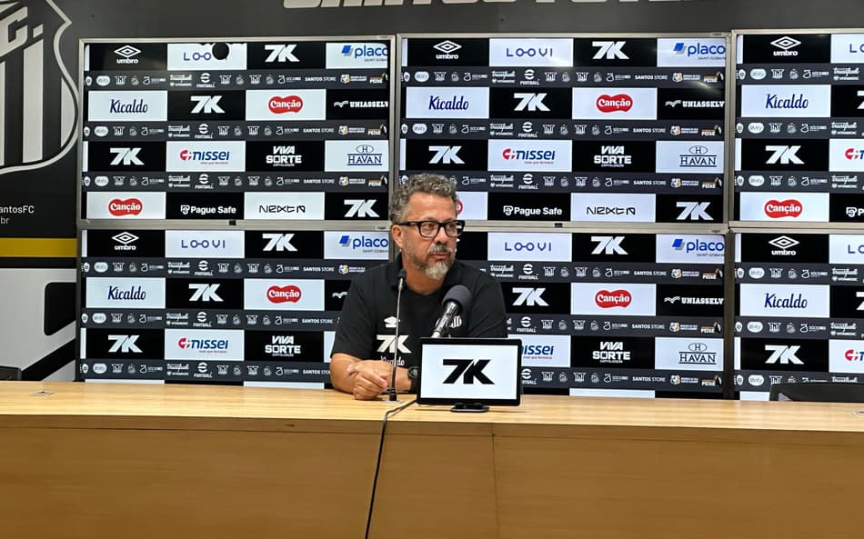 Cléber Xavier em entrevista coletiva após empate contra o CRB