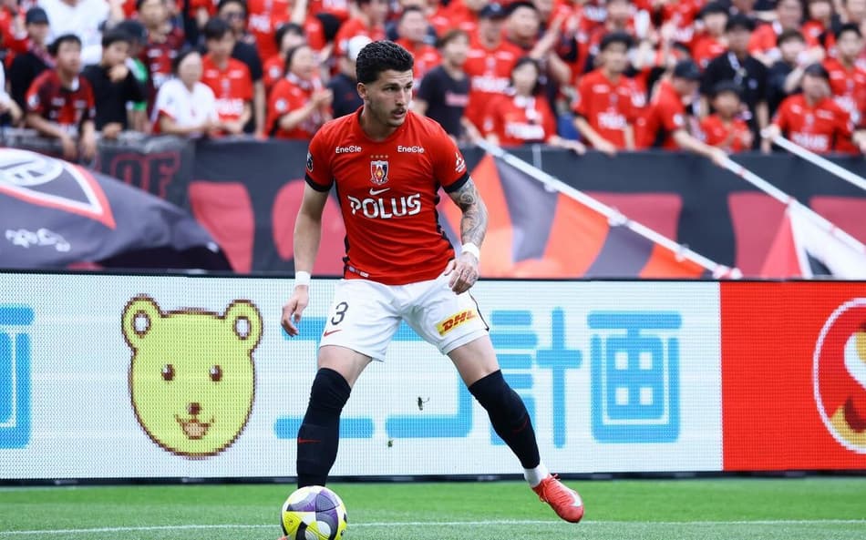 Danilo Boza em ação pelo Urawa Reds