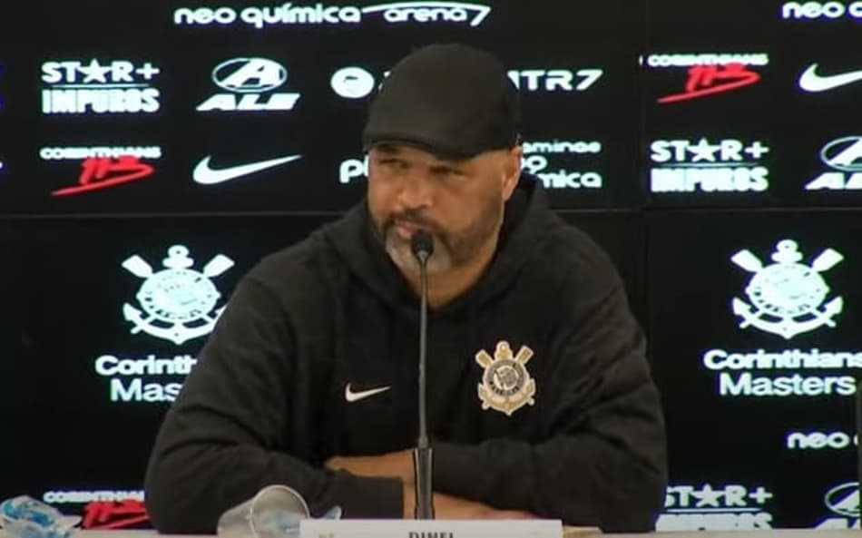Dinei, ex-atacante do Corinthians e ex-gerente das categorias de base do clube
