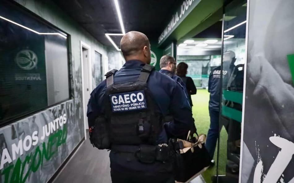 Operação Totonero faz mandado de busca dentro do estádio Alfredo Jaconi, do Juventude (Foto: Grégori Bertó | GABCOM/MPRS)
