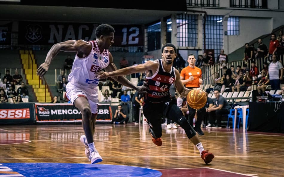 Flamengo e Franca se enfrentaram, nesta quinta-feira (29), pelas semifinais do NBB (Foto: Hermes de Paula/CRF)