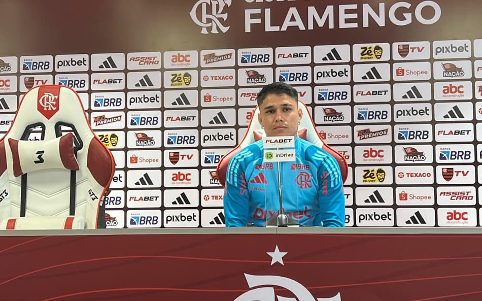 Luiz Araújo está em alta no Flamengo (Foto: Maurício Luz/ Lance!)