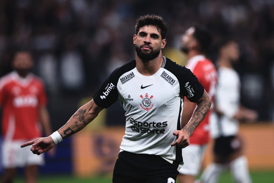 Yuri Alberto comemora gol contra o Inter