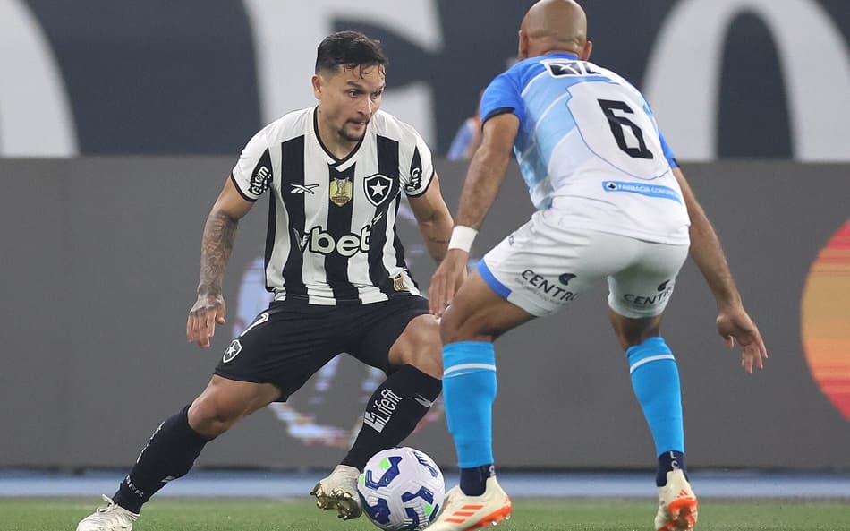 Artur foi um dos titulares do Botafogo diante do Capital-DF