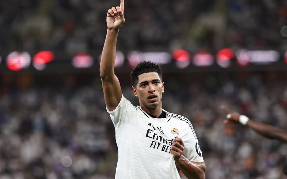 Bellingham comemora gol decisivo pelo Real Madrid na Supercopa da Espanha (Foto: Fadel Senna/AFP)