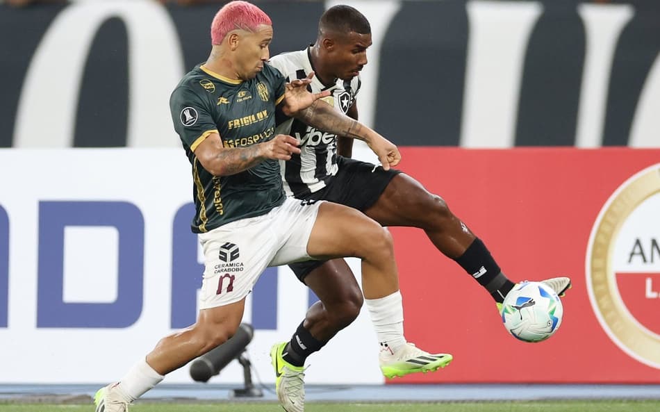 Cuiabano tem chances de começar entre os 11 do Botafogo diante do Carabobo, pela Libertadores