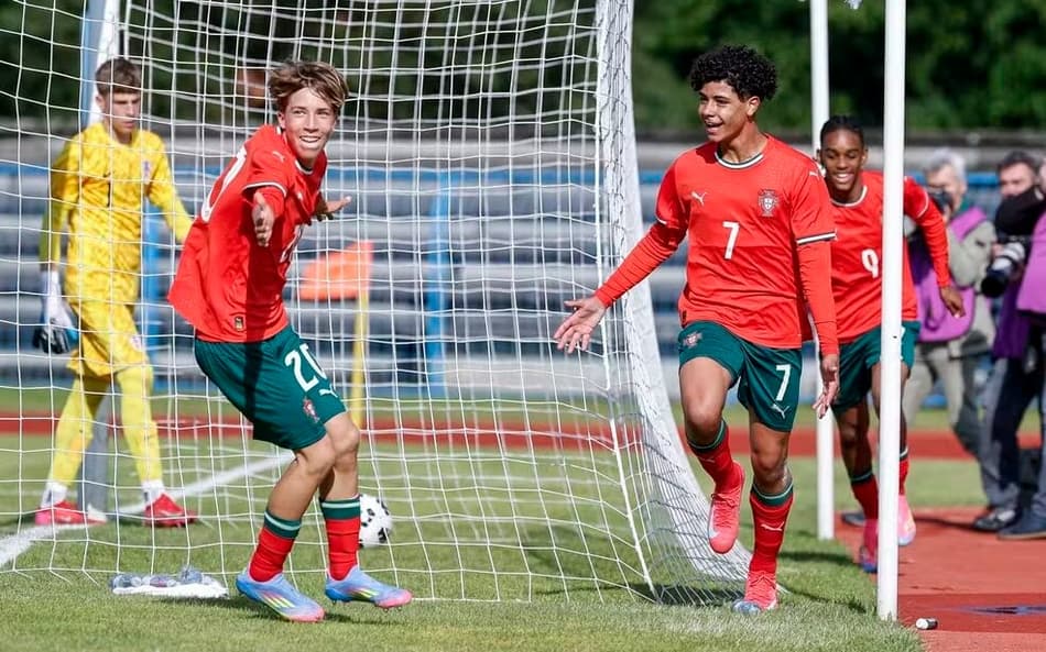 Cristiano Ronaldo Júnior comemorando gol pela seleção de Portugal