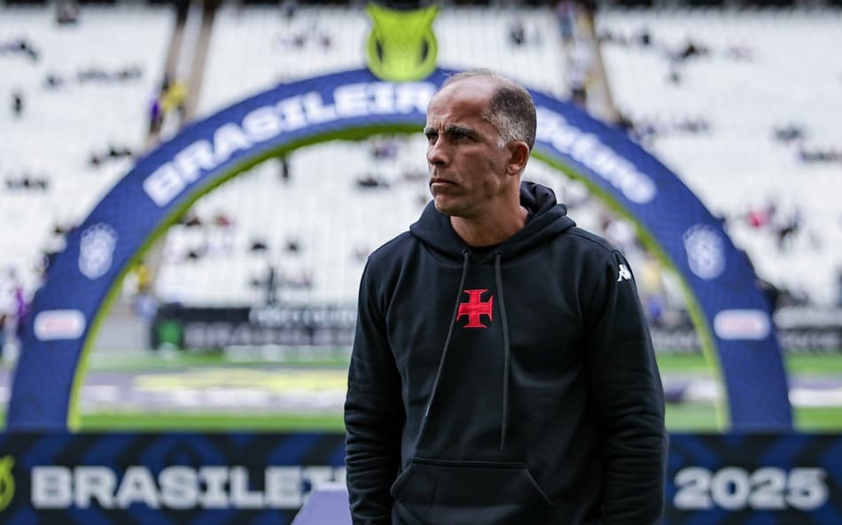 Debochou? Jogador do Vasco se manifesta após crítica de Felipe Maestro