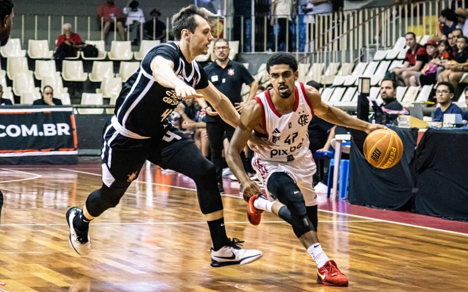 Flamengo e Corinthians se enfrentaram, nesta quinta-feira (15), pelos playoffs do NBB (Foto: Hermes de Paula / CRF)