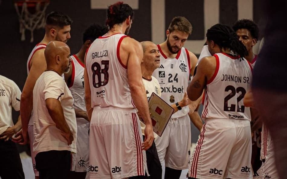 Gallizi em jogo entre Flamengo e Caxias do Sul (Foto: Divulgação/NBB)