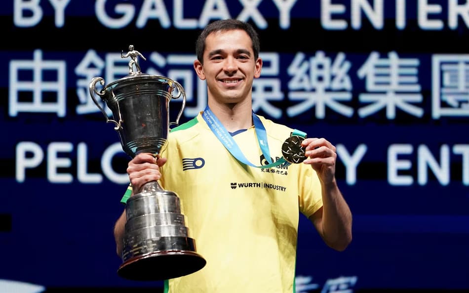 Hugo Calderano é campeão da Copa do Mundo de tênis de mesa