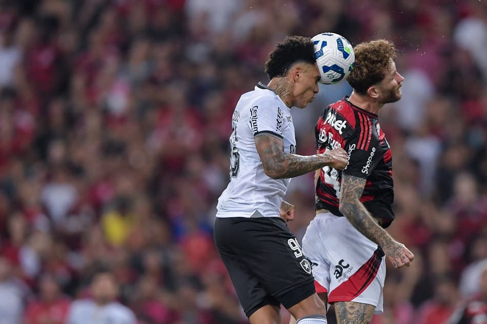 Igor Jesus na partida do Botafogo contra o Flamengo