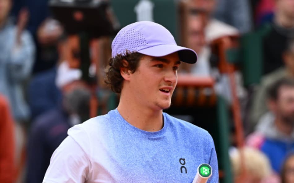 João Fonseca na estreia em Roland Garros (Divulgação)