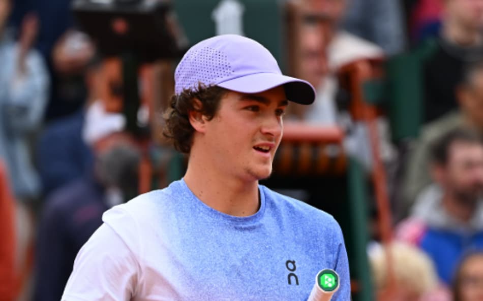 João Fonseca na estreia em Roland Garros (Divulgação)