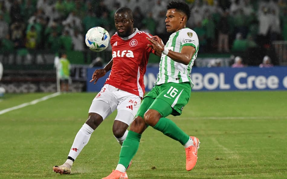 Goleiro de Copa do Mundo impressiona na Libertadores